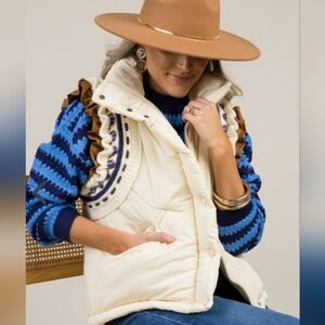 NWOT Hausen Quilted Emboidered Puffer Vest Size L